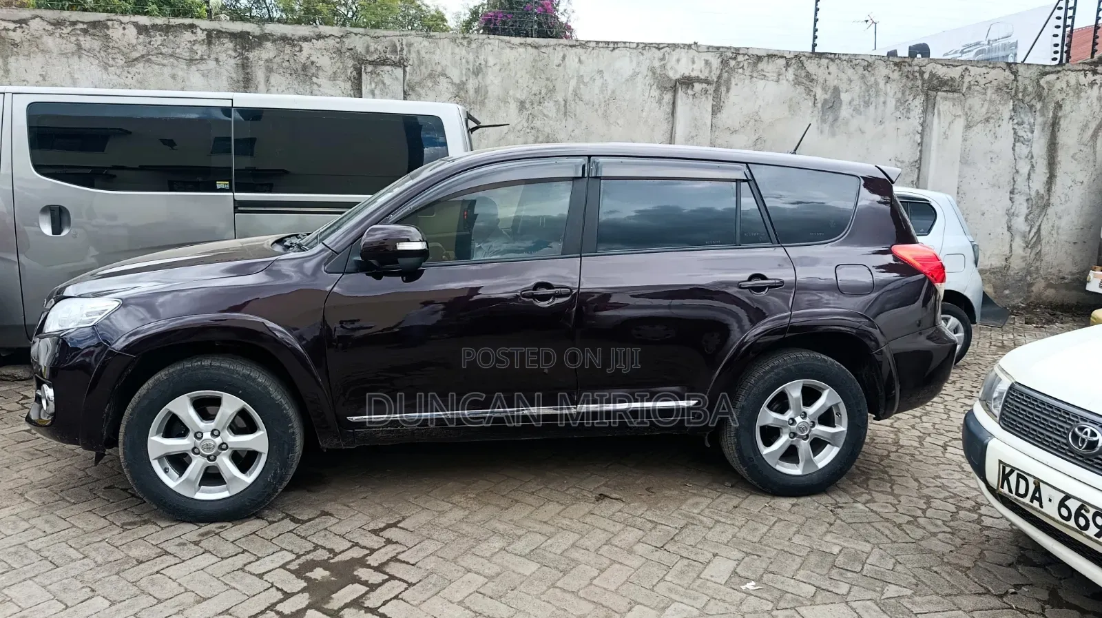 Toyota Vanguard 2011 Maroon