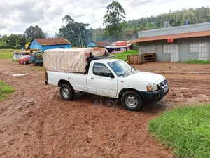 Nissan NP300 2006 White