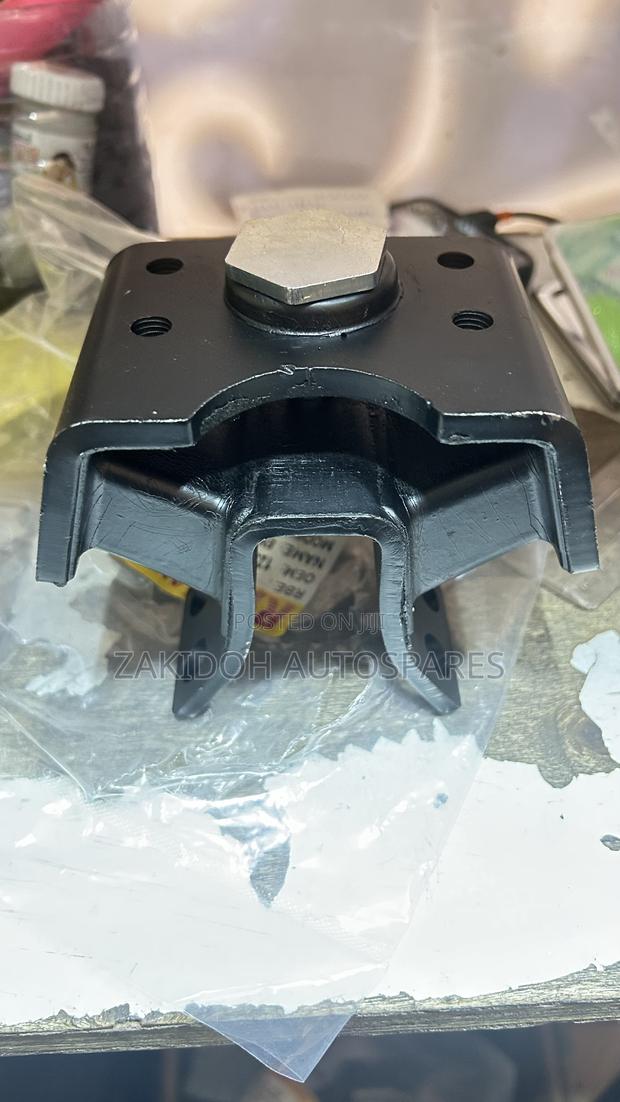 Hilux Vigo Rear Engine Mounting - main view