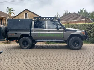 Toyota Land Cruiser 2017 Gray