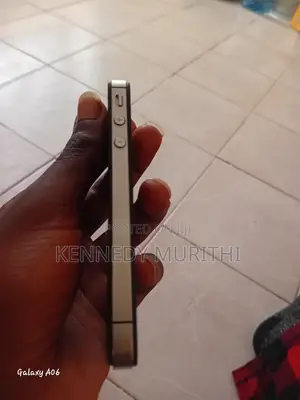 Apple iPhone 4 16 GB Black