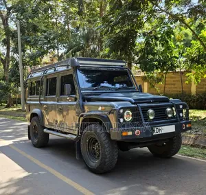 Land Rover Defender 1997 Green