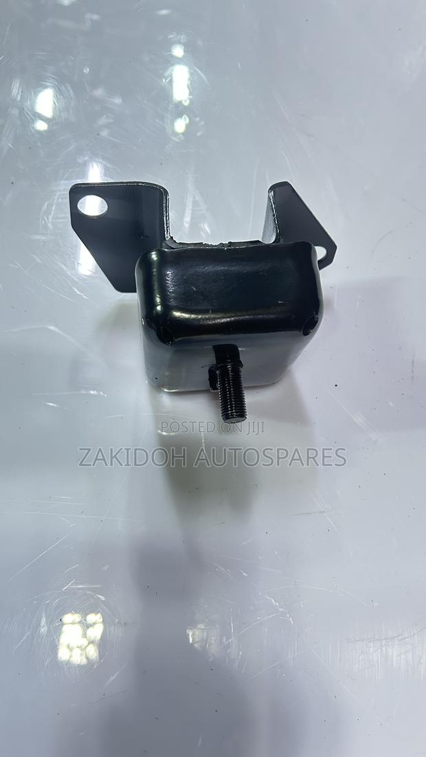 Daihatsu Engine Mounting