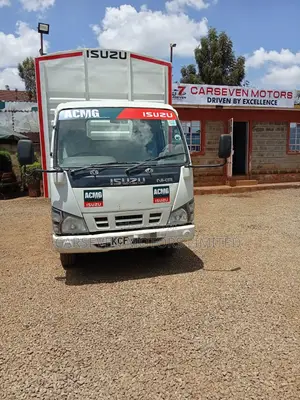 Isuzu NKR KCF 2015 White