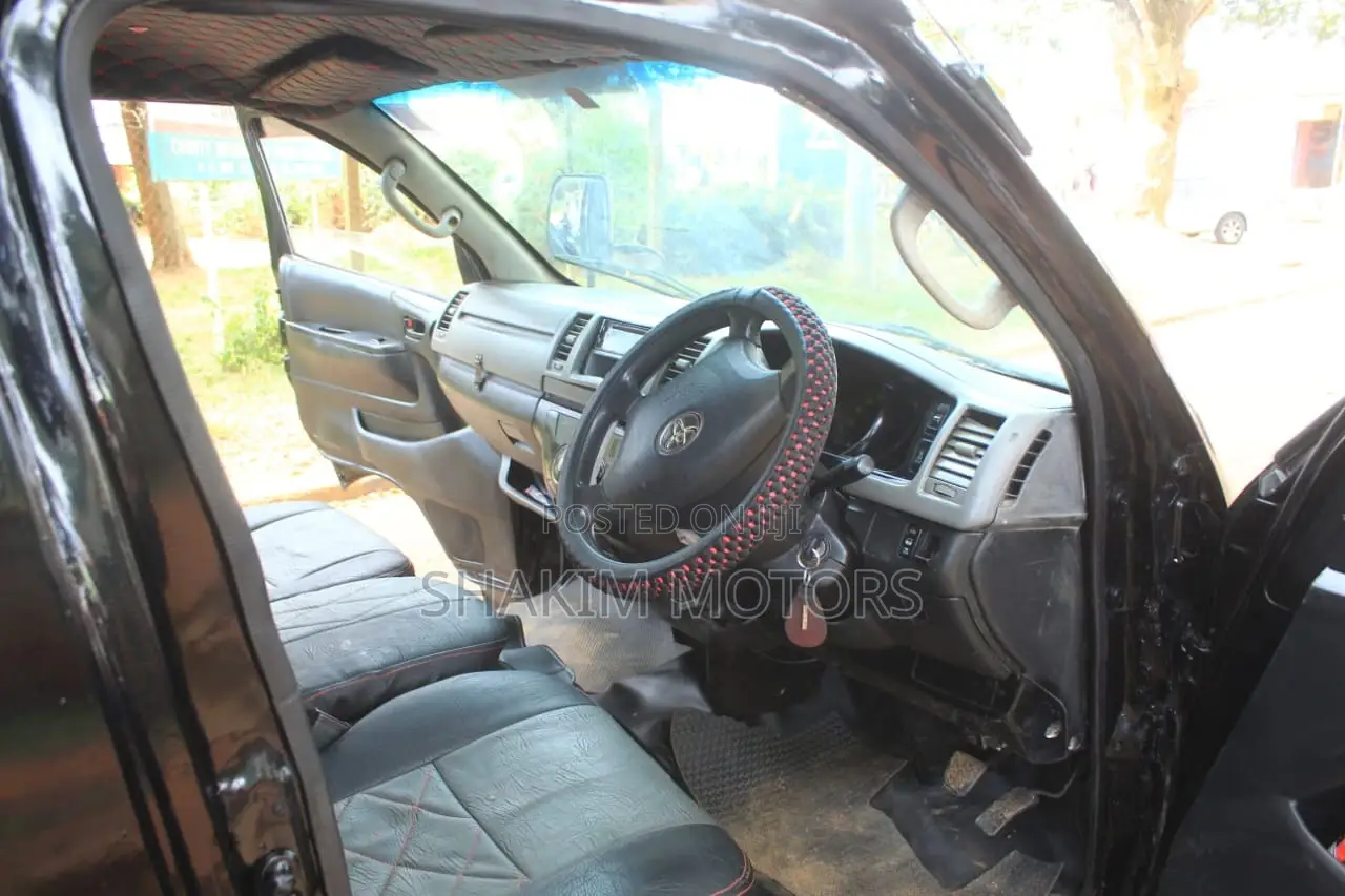 Toyota HiAce 2011 Black