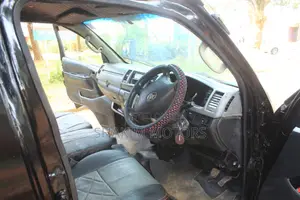 Toyota HiAce 2011 Black