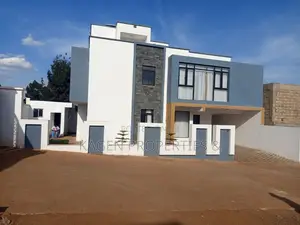 5bdrm Townhouse/Terrace in Karai for sale