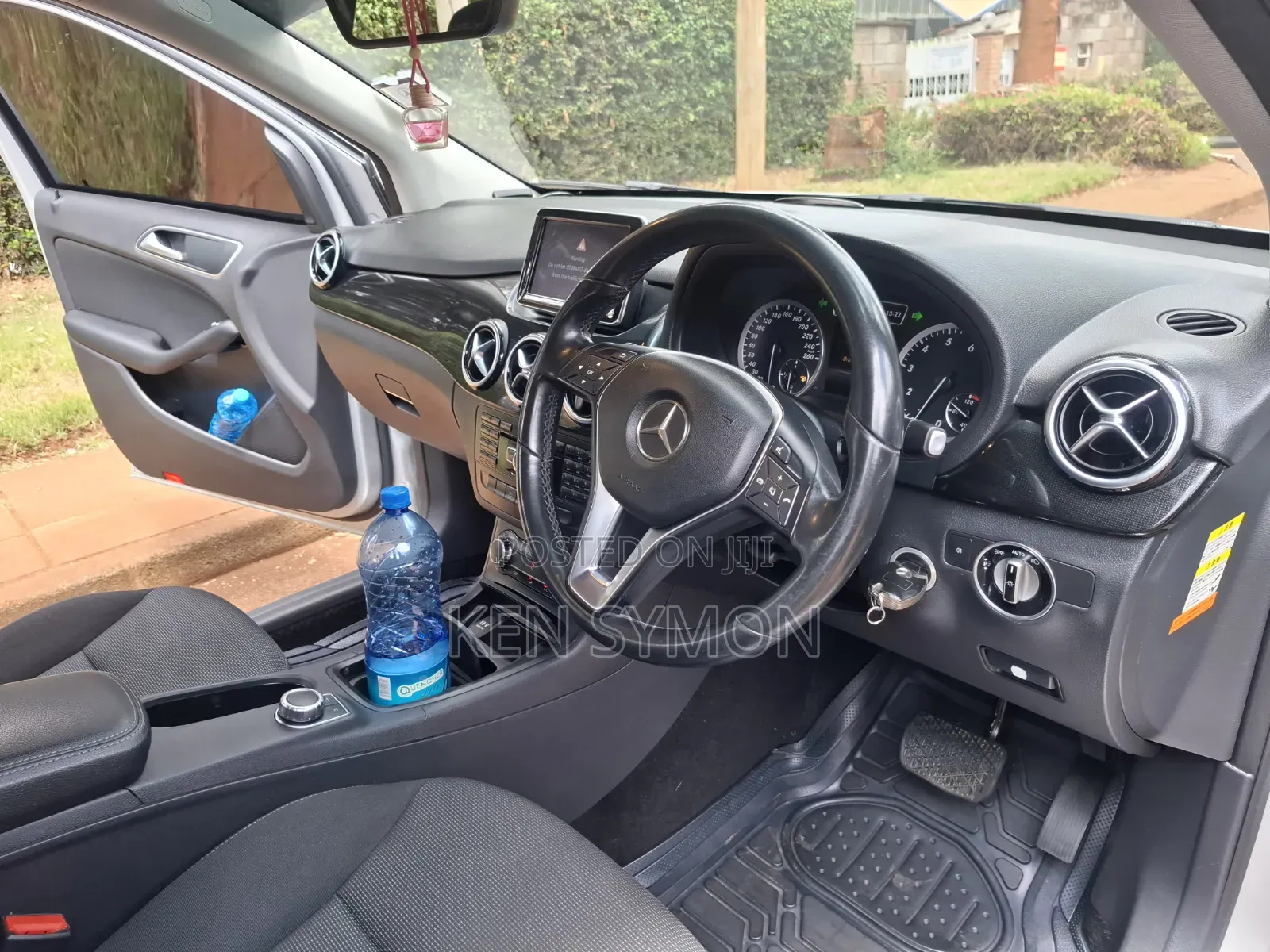 Mercedes-Benz B-Class B180 Petrol 2015 Silver