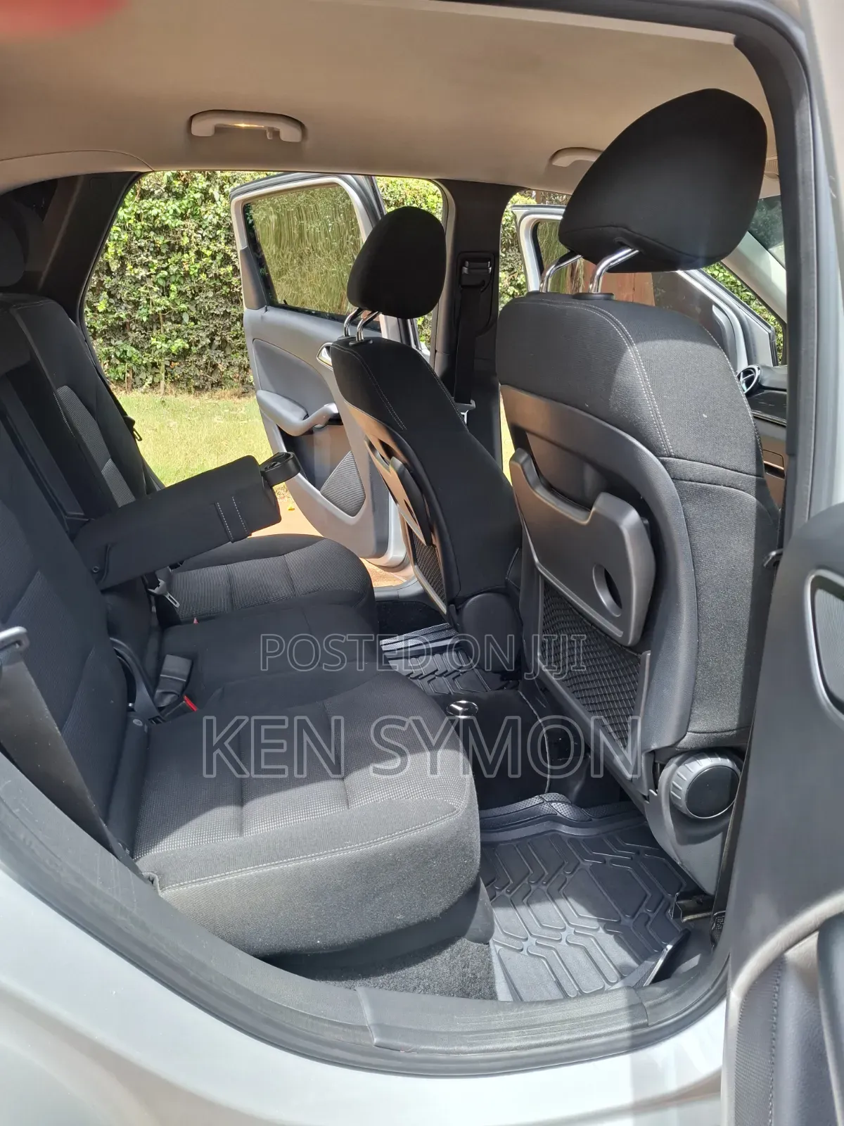 Mercedes-Benz B-Class B180 Petrol 2015 Silver