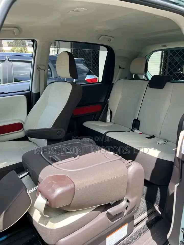 Toyota Spade 2019 Blue