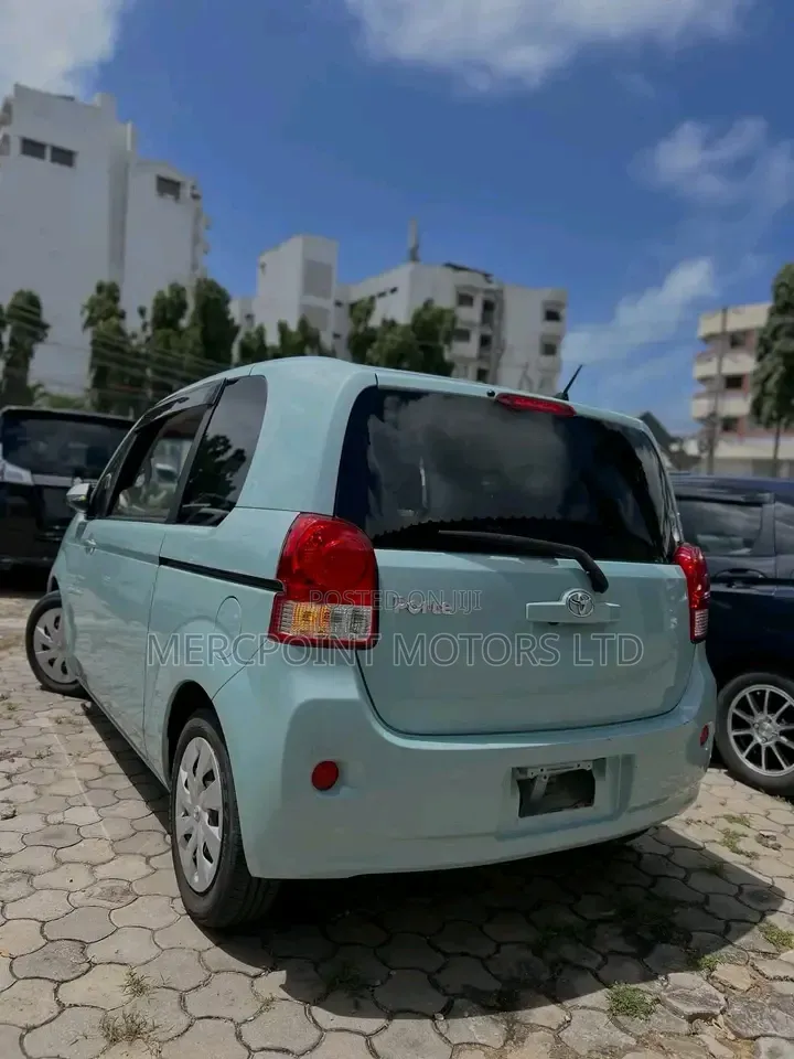 Toyota Spade 2019 Blue