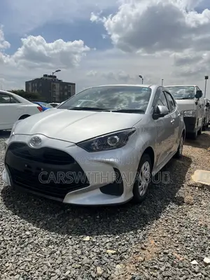 Toyota Yaris 1.5 Sedan L 2020 Silver
