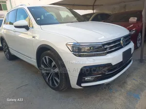 Volkswagen Tiguan 2.0T SE R-Line Black AWD 4MOTION 2020 White