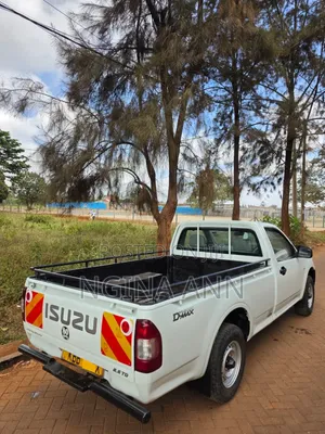 Isuzu D-MAX 2008 White