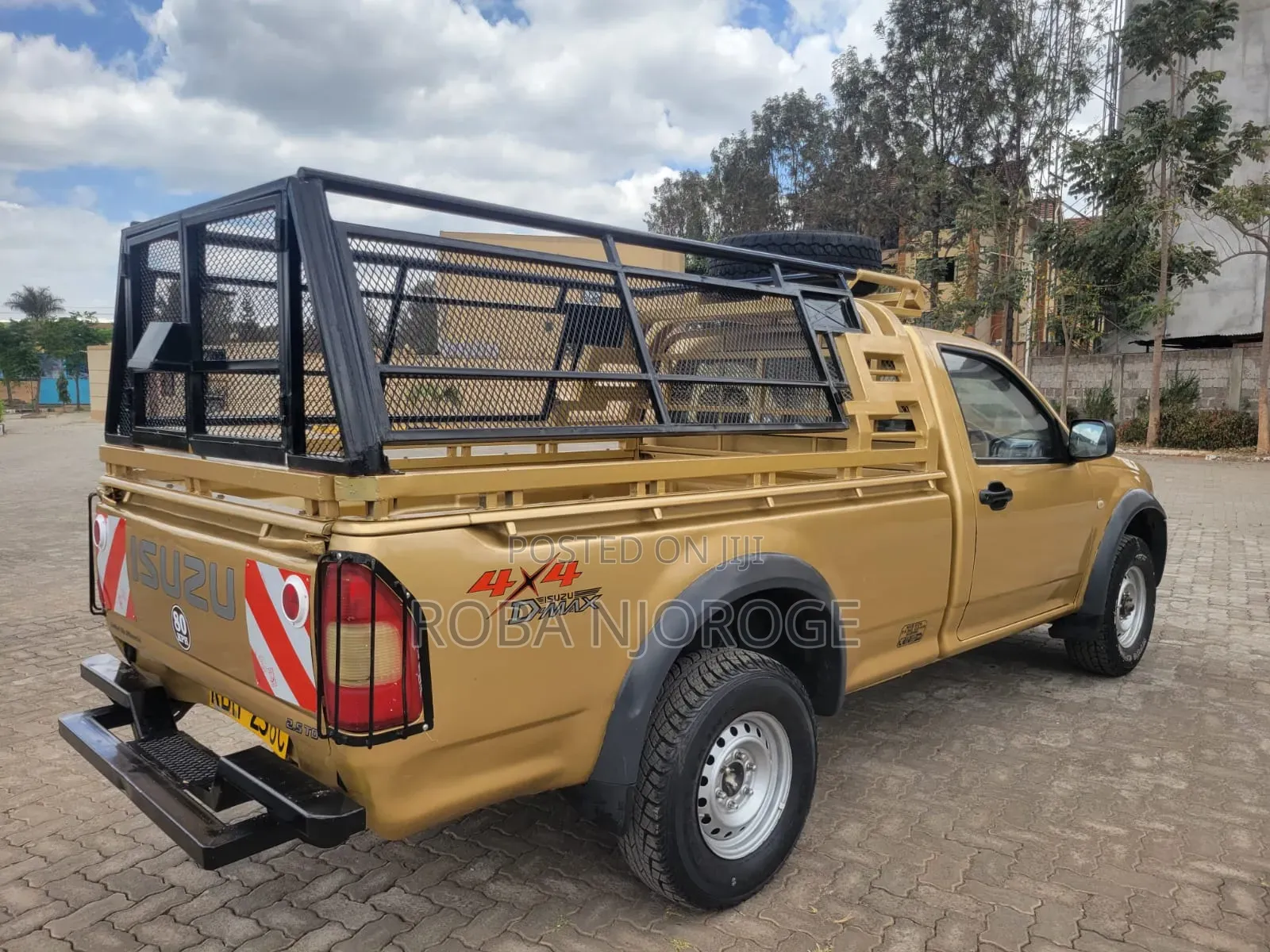 Isuzu D-MAX 2008 Brown