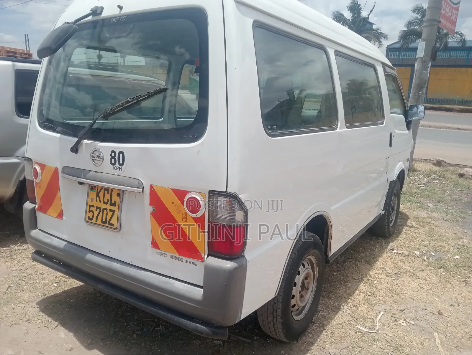Nissan 100 2011 White