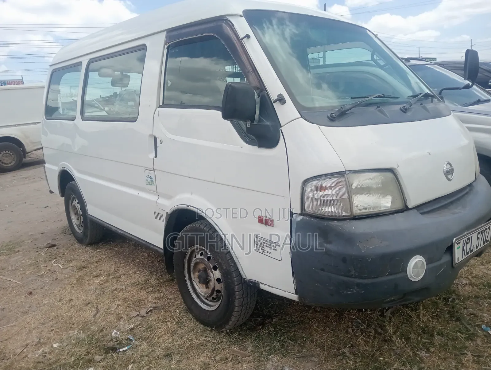 Nissan 100 2011 White