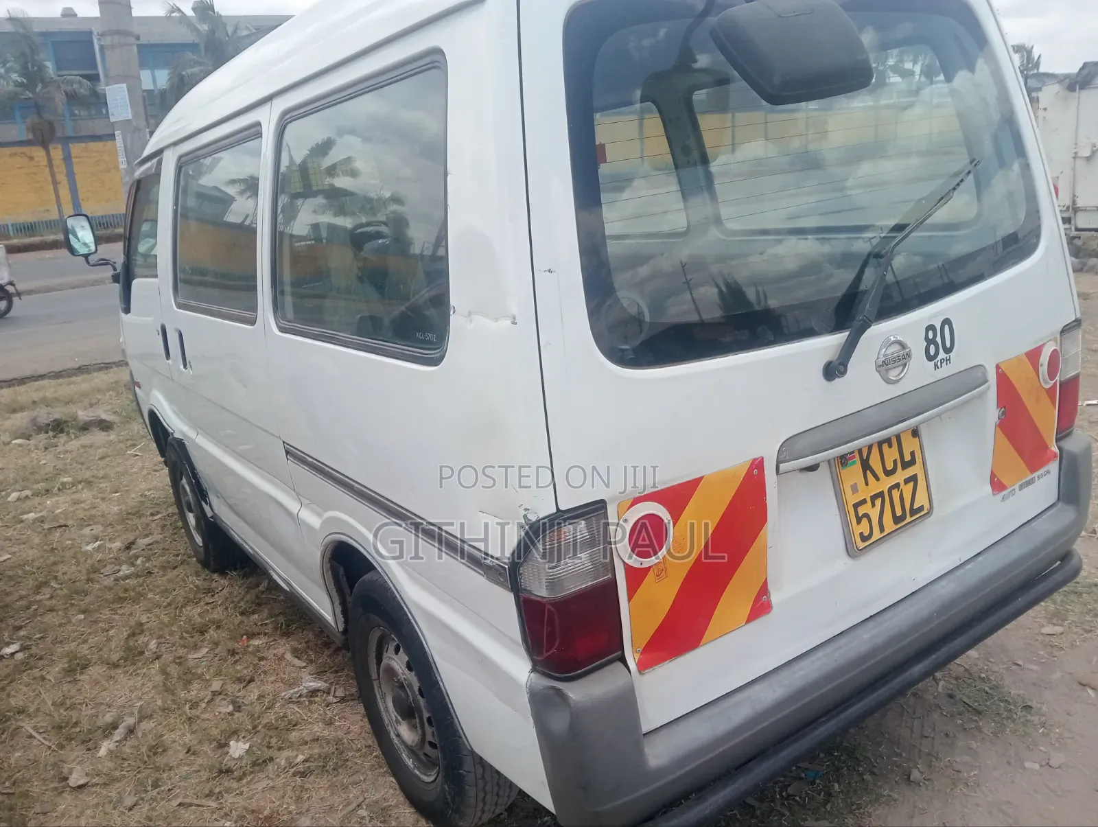 Nissan 100 2011 White