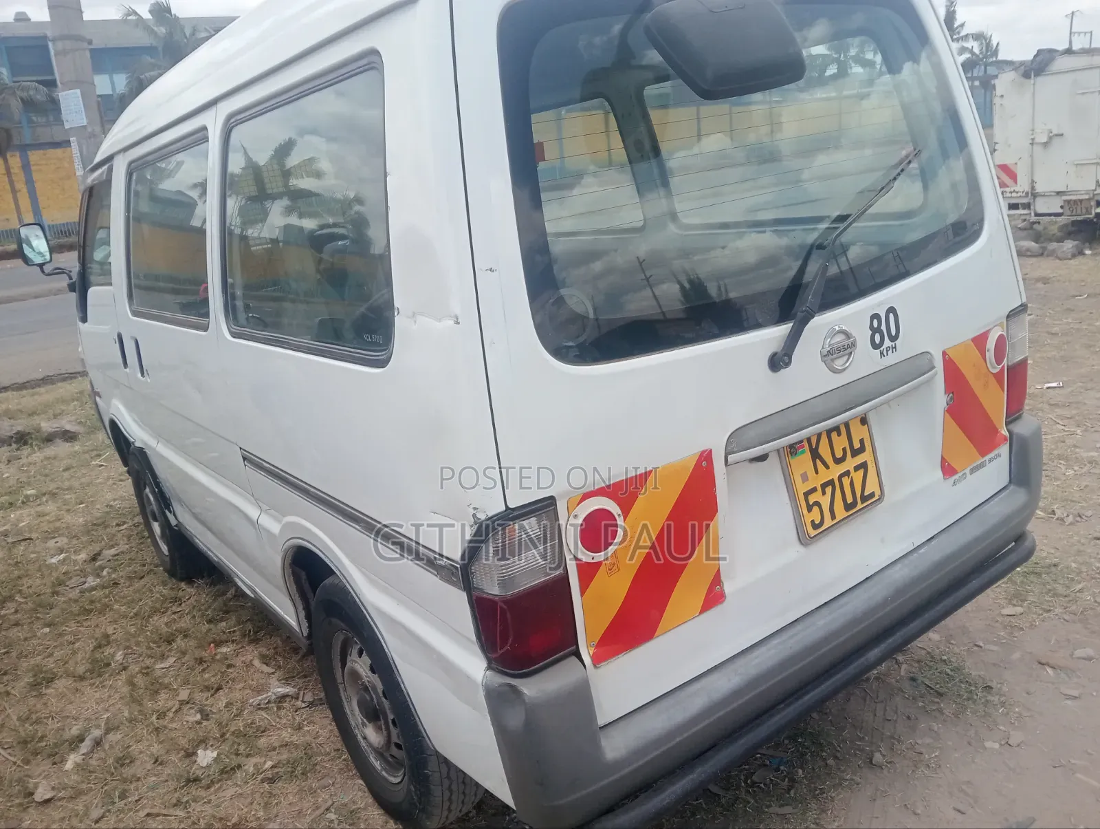 Nissan 100 2011 White