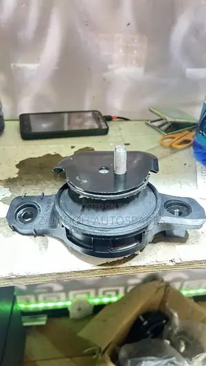Subaru Engine Mounting, Left Hand (Drivers Side)