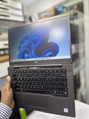 Laptop Dell Latitude 5300 8GB Intel Core i5 SSD 256GB