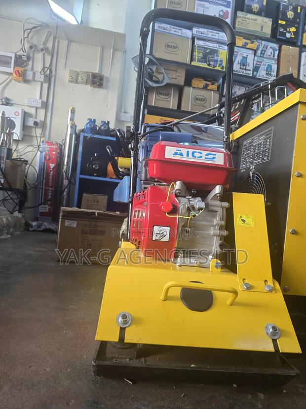 Aico Japan Concrete Compactor - thumbnail 3
