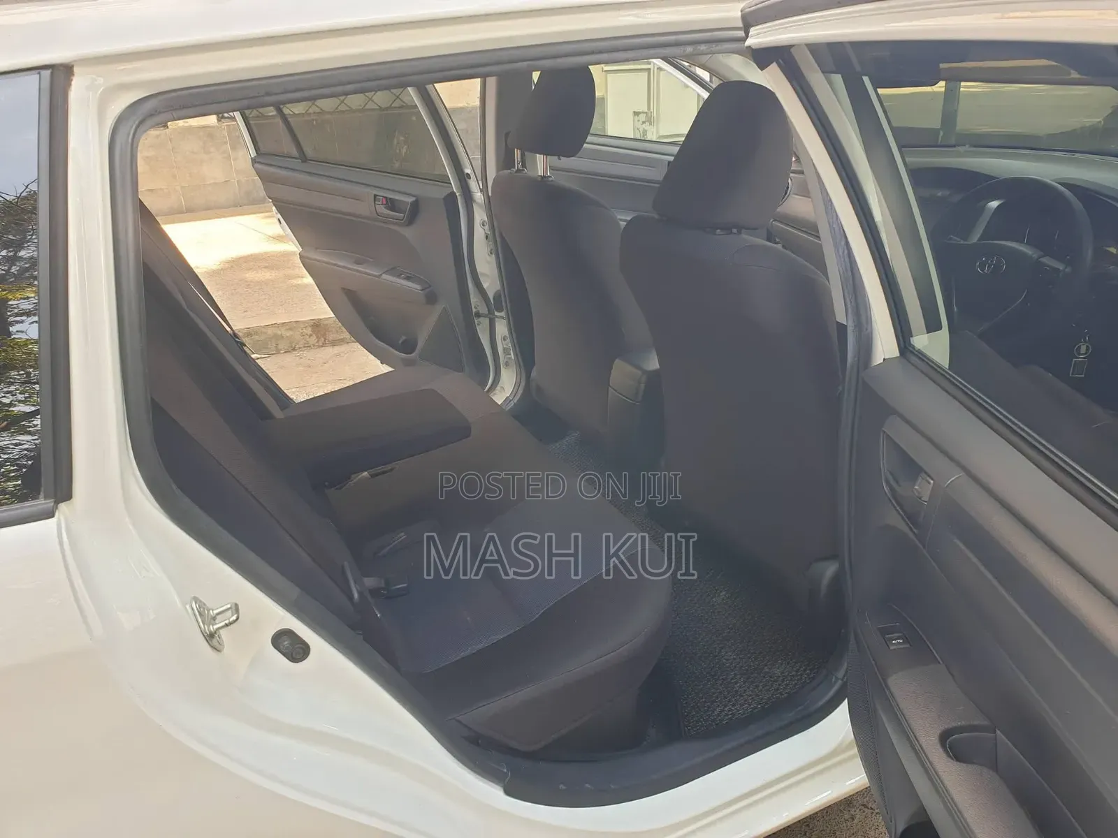 Toyota Corolla Fielder 2019 Silver