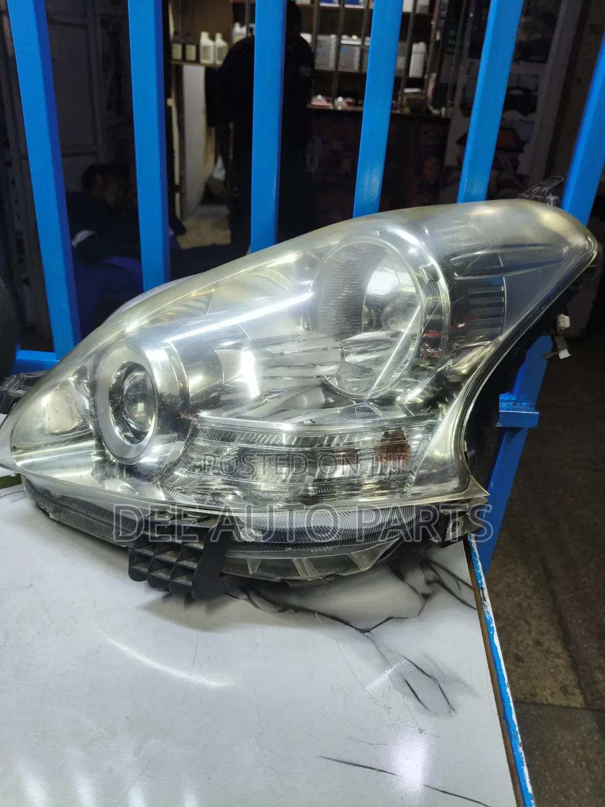 Ractis 2008 Headlight