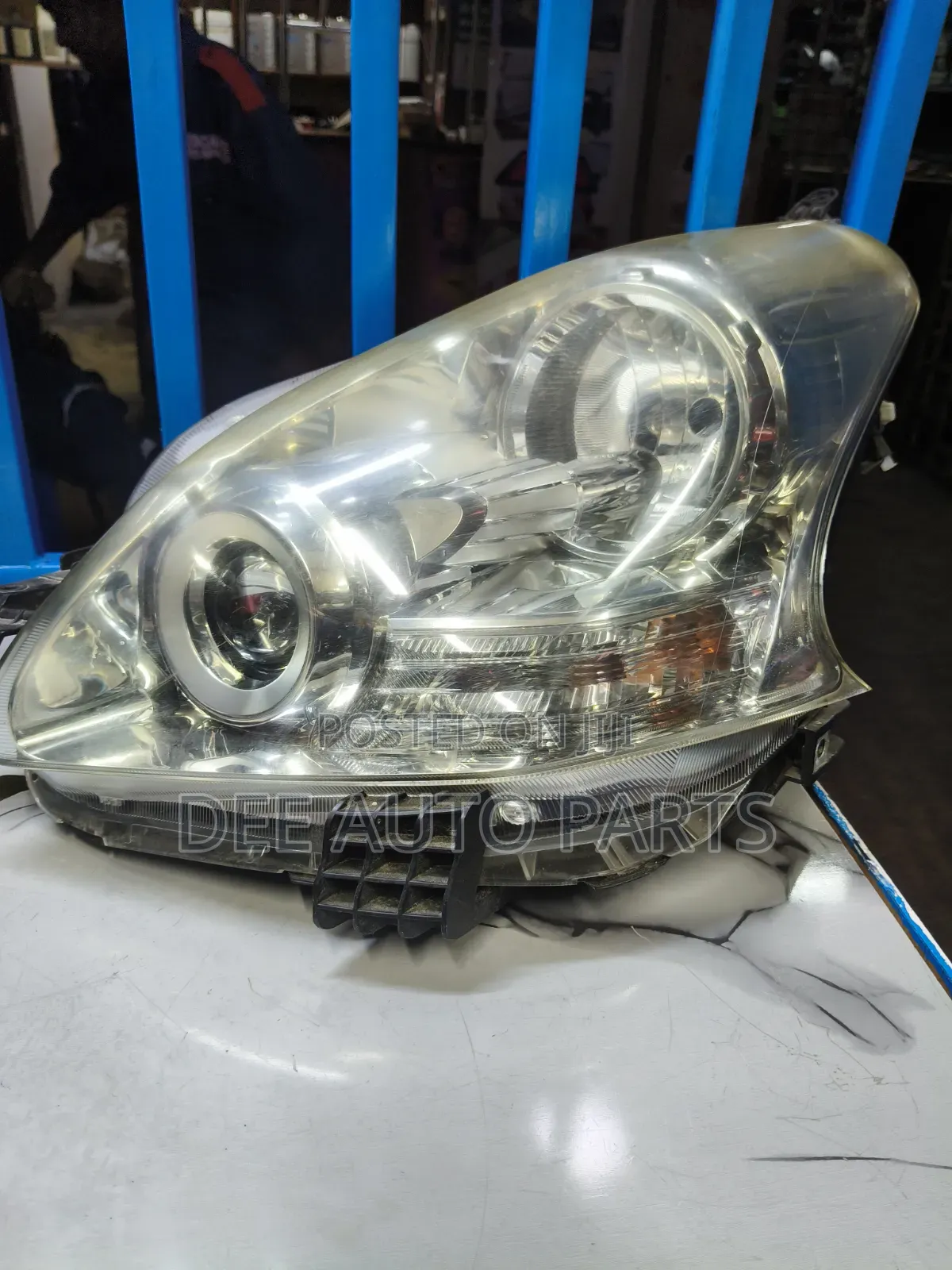 Ractis 2008 Headlight