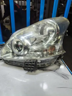Ractis 2008 Headlight