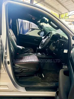 Toyota Hilux Revo Double Cab Deisel 2.4 AWD 2019 Silver