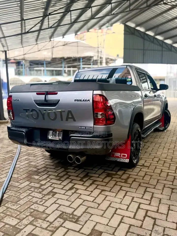 Toyota Hilux Revo Double Cab Deisel 2.4 AWD 2019 Silver