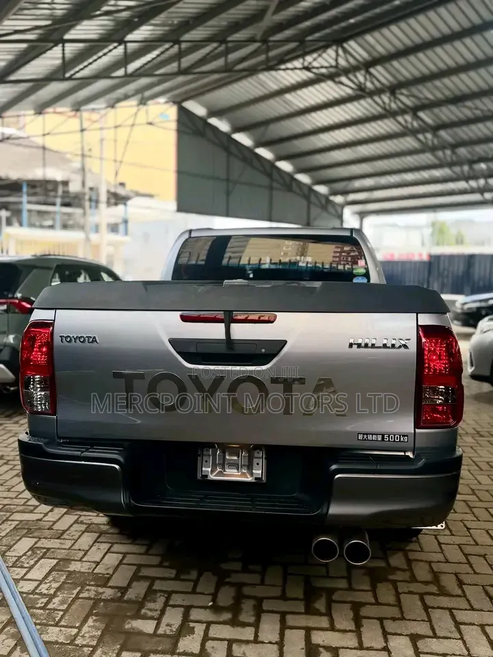 Toyota Hilux Revo Double Cab Deisel 2.4 AWD 2019 Silver