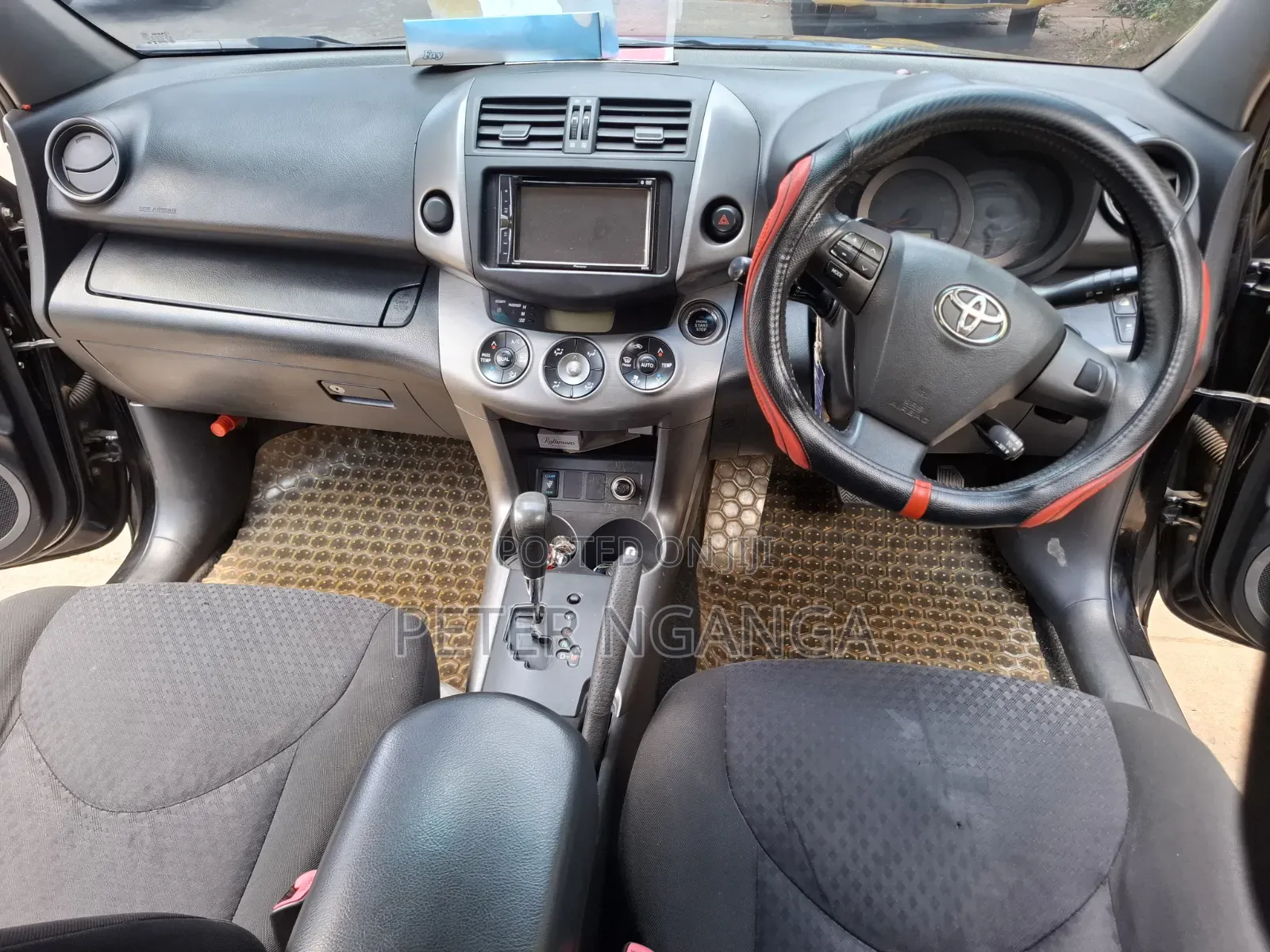 Toyota Vanguard 2012 Black