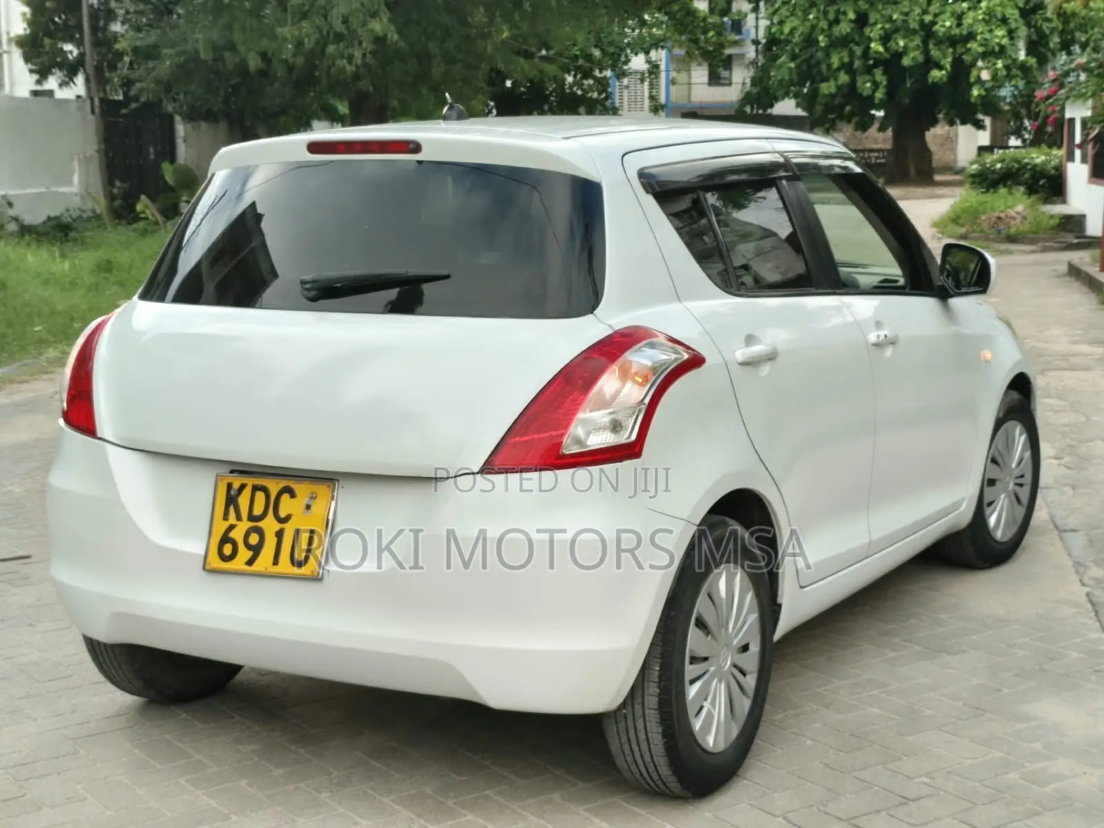 Suzuki Swift 2014 White