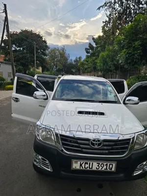 Toyota Hilux 2014 White