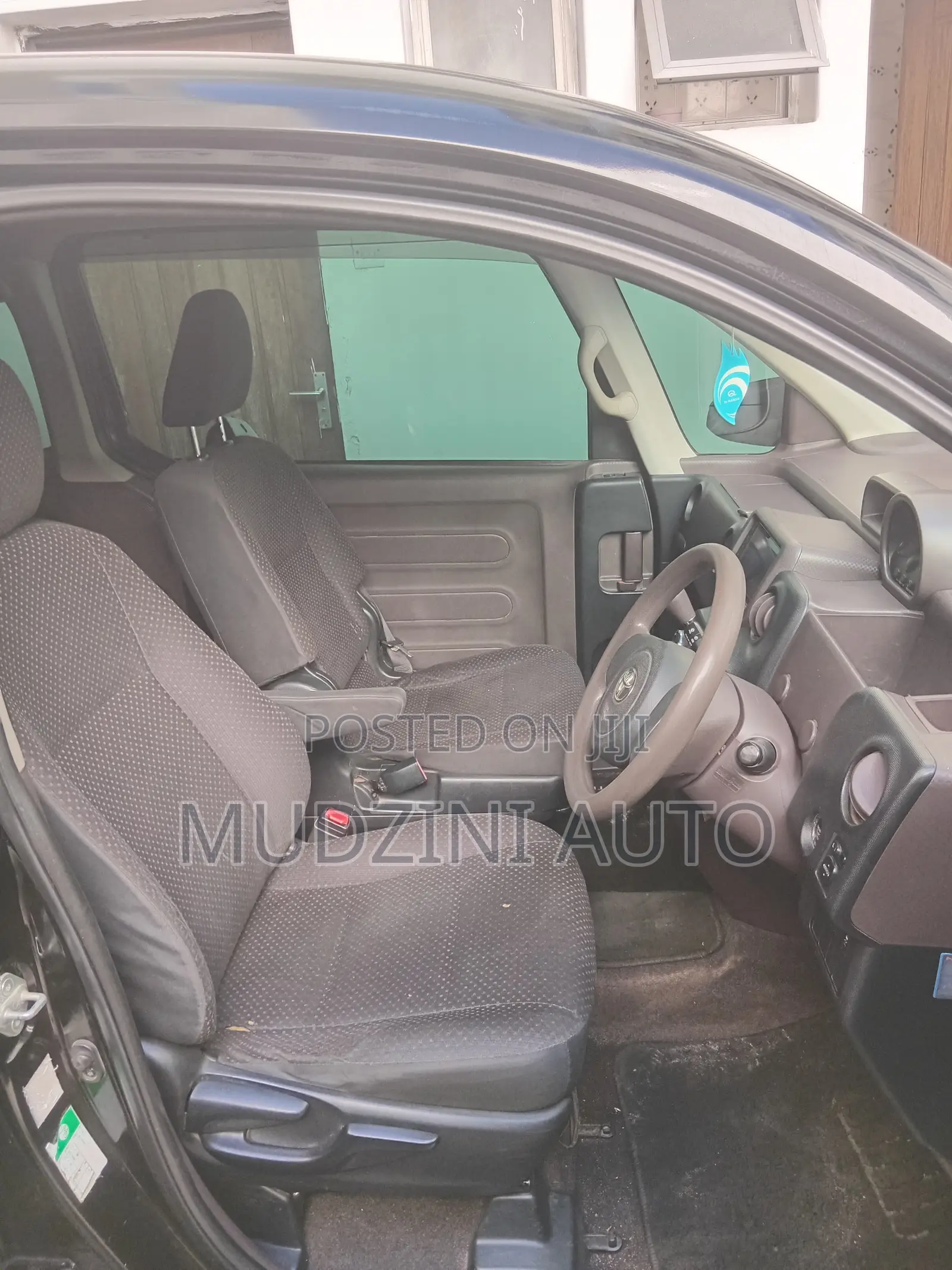 Toyota Spade 2013 Black