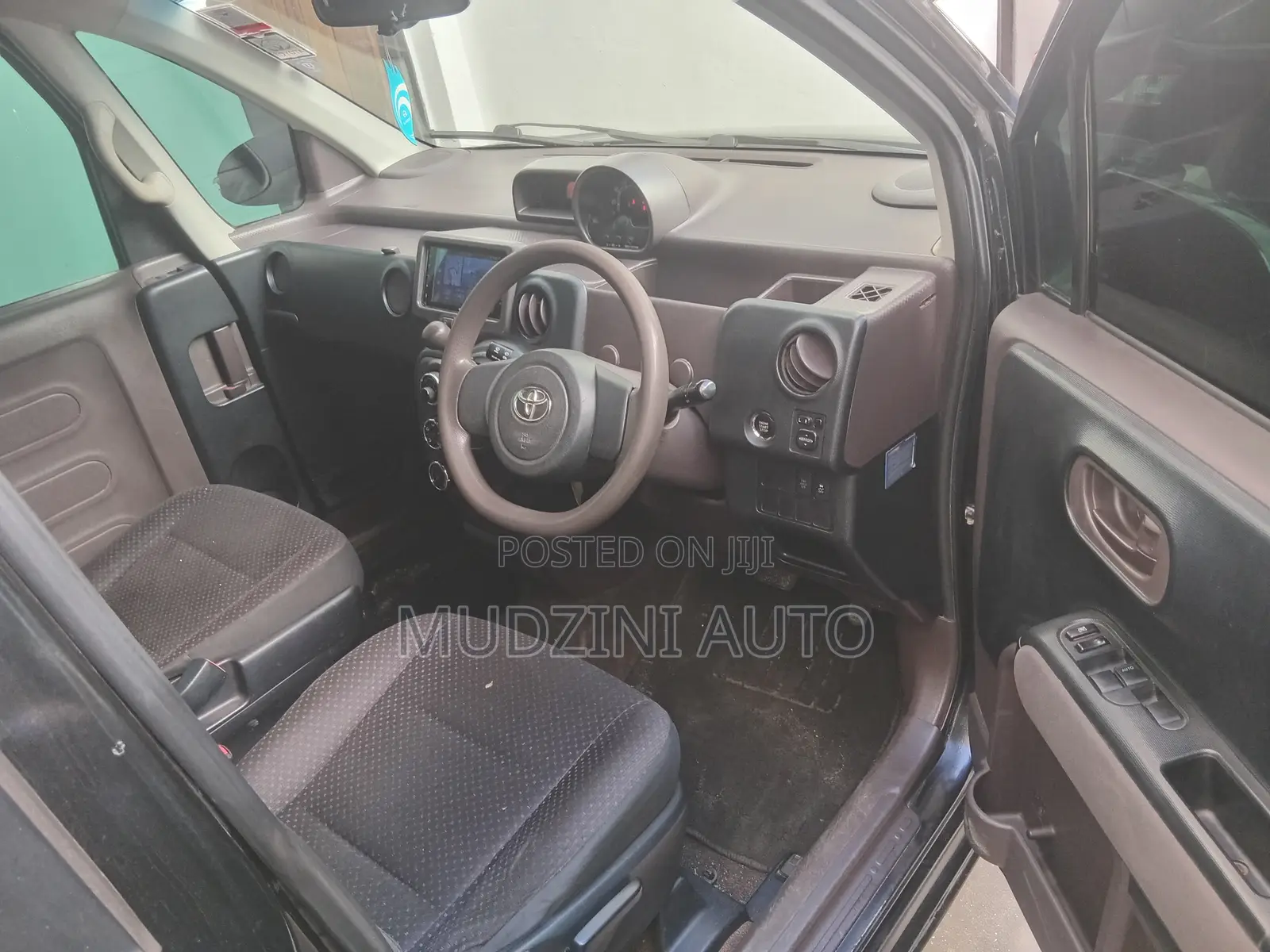 Toyota Spade 2013 Black