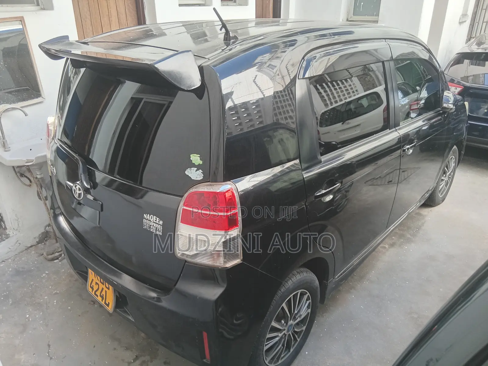 Toyota Spade 2013 Black