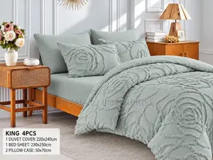 Rose Print Tufted Duvet Cover Set – King 6x6 / 6x7 – 4pcs