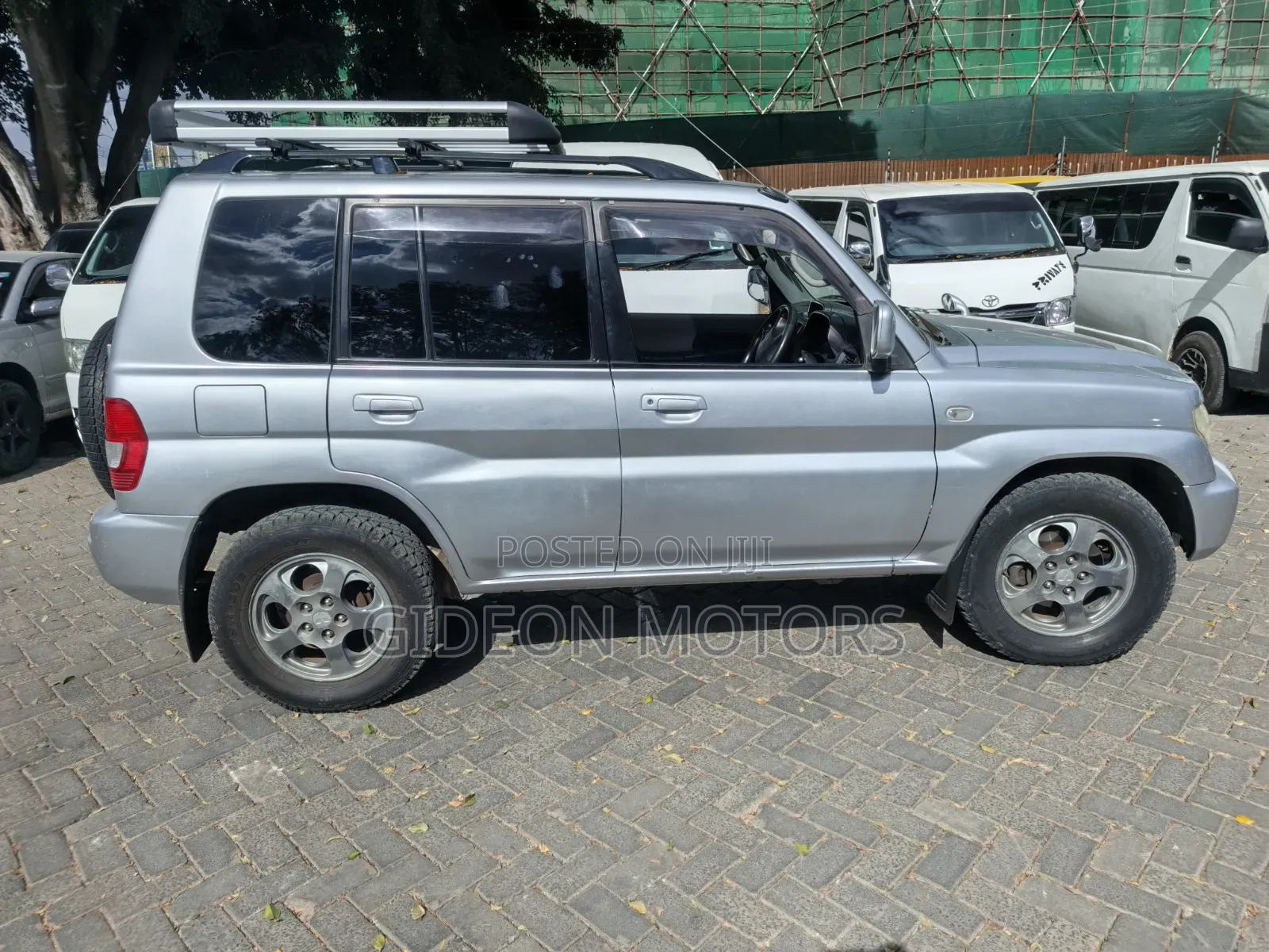 Mitsubishi Pajero 2004 Silver