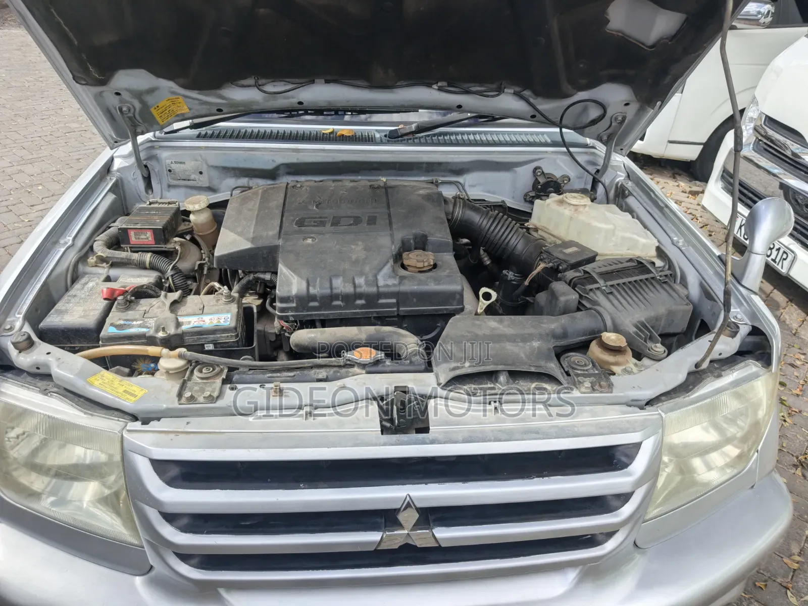 Mitsubishi Pajero 2004 Silver