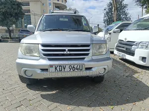 Mitsubishi Pajero 2004 Silver
