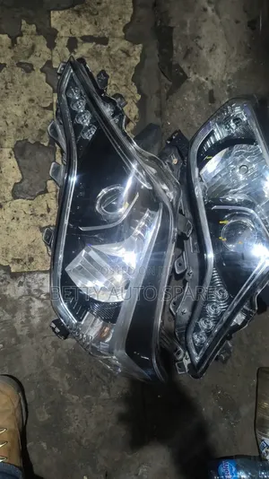Prado 150 Headlight Xenon Teardrop