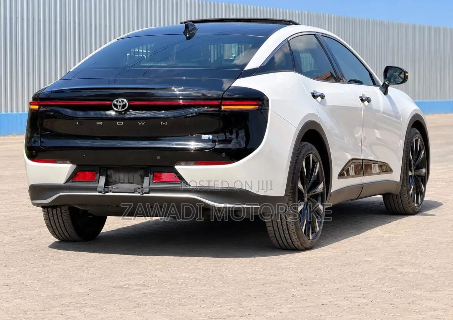 Toyota Crown Platinum 2023 White