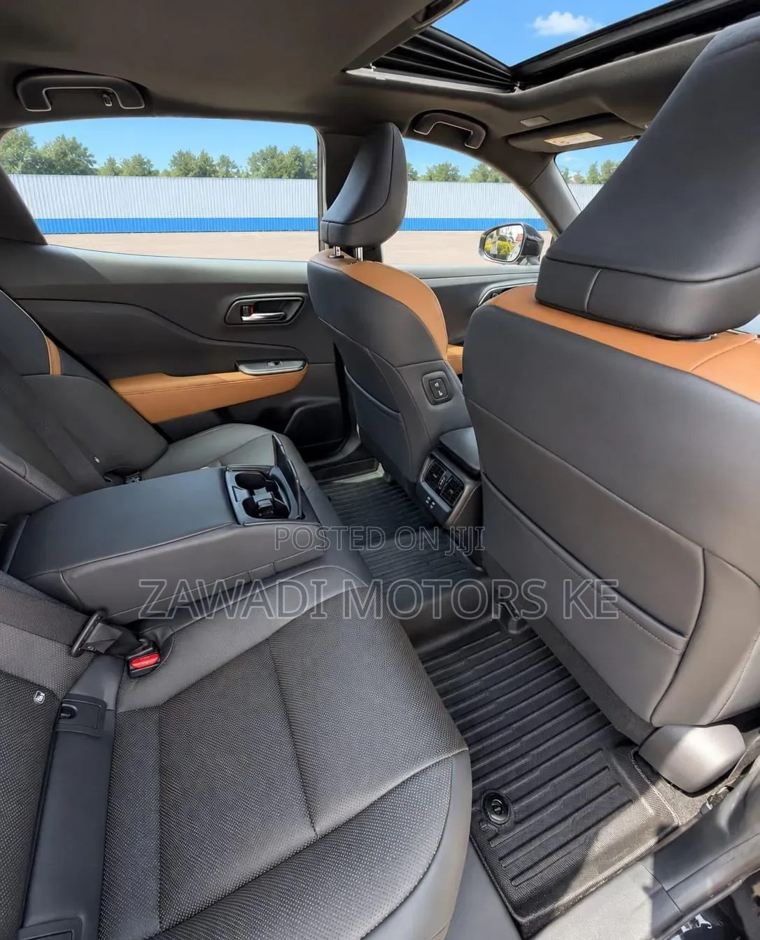 Toyota Crown Platinum 2023 White
