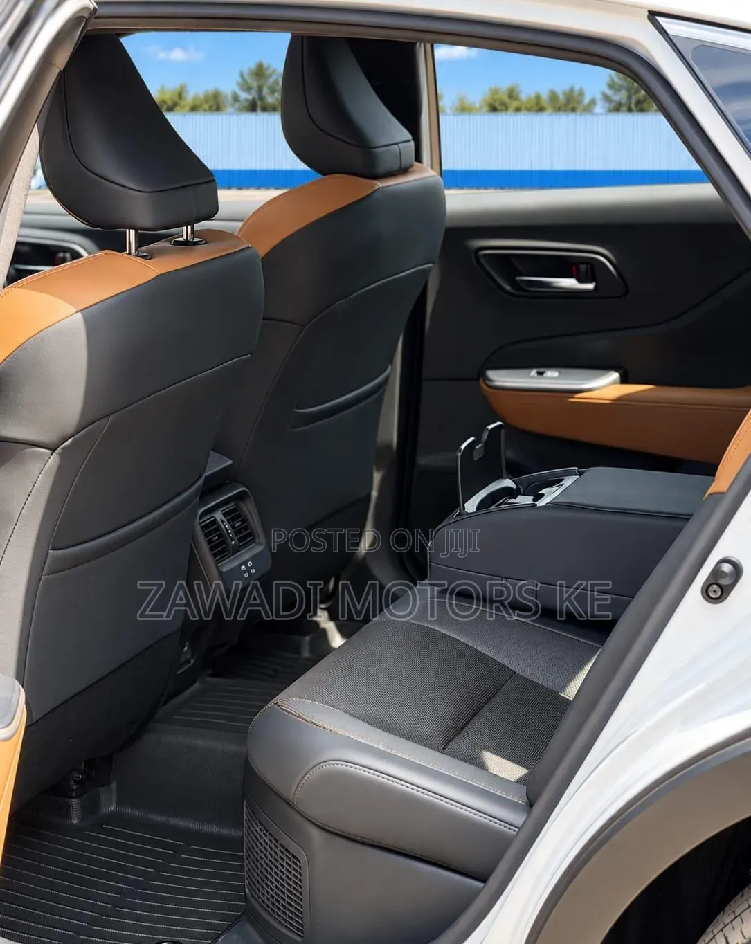 Toyota Crown Platinum 2023 White
