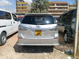 Toyota Wish 2017 Silver