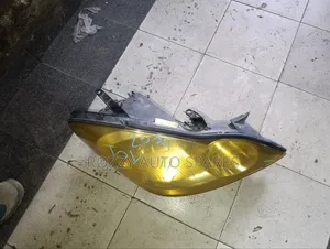 Ipsum 2005 Headlight Xenon