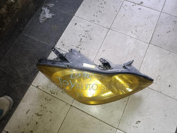 Ipsum 2005 Headlight Xenon